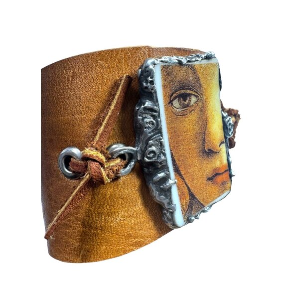 La Ghirlandata Rosetti Art Face Tile & Silver Blend Bezel Leather Cuff Bracelet - Picture 4 of 17